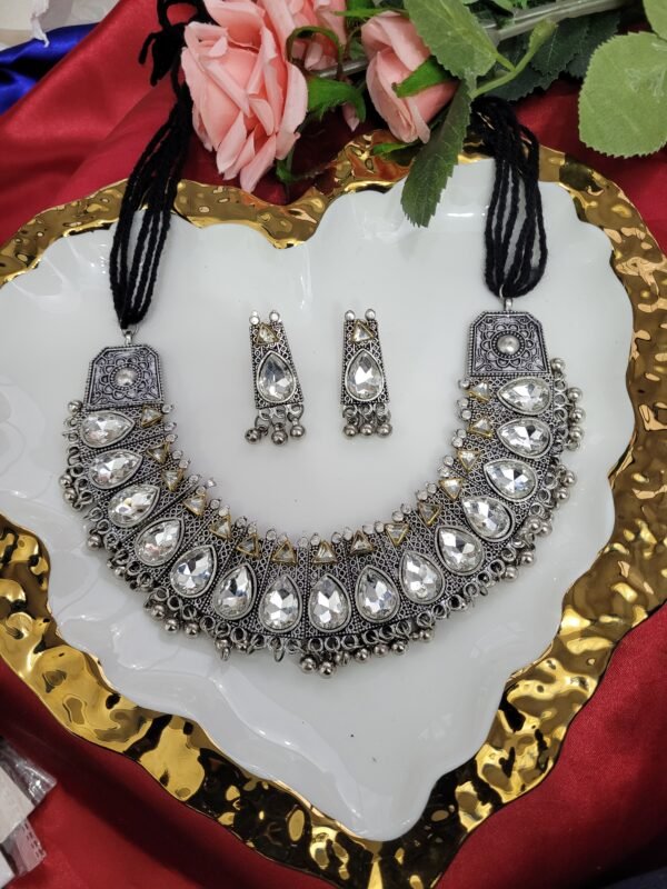 Kundan Oxidised Set - White