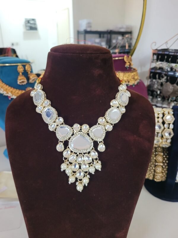 Shreeji Foil Kundan Set - Golden - Image 2