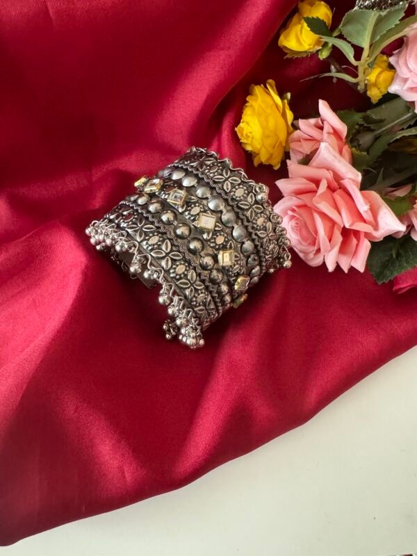 Broad Dual Tone Kada