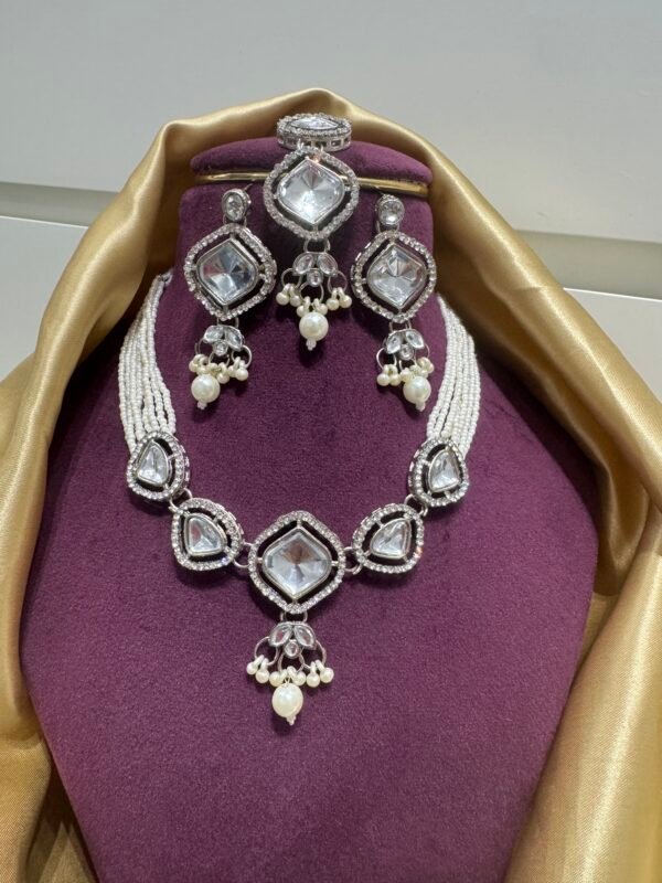 Kashmeera Kundan Set