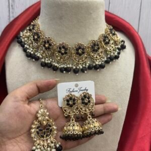 Smriti Kundan Set – Black