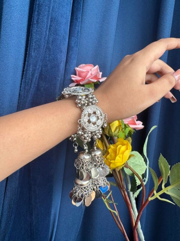 Unique Kada With Latkan