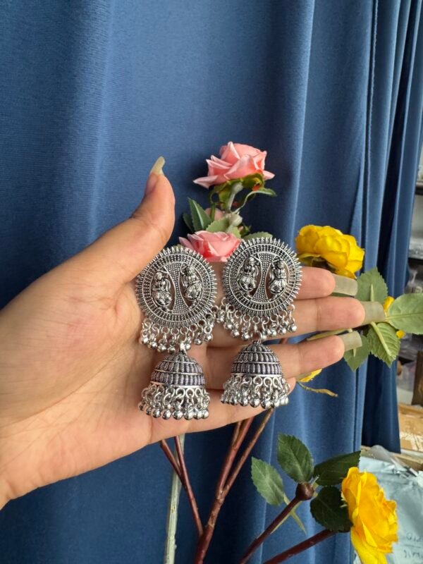 Radikha Jhumka