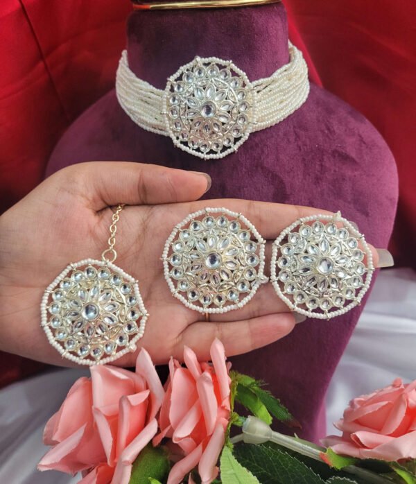 Shubha Kundan Set